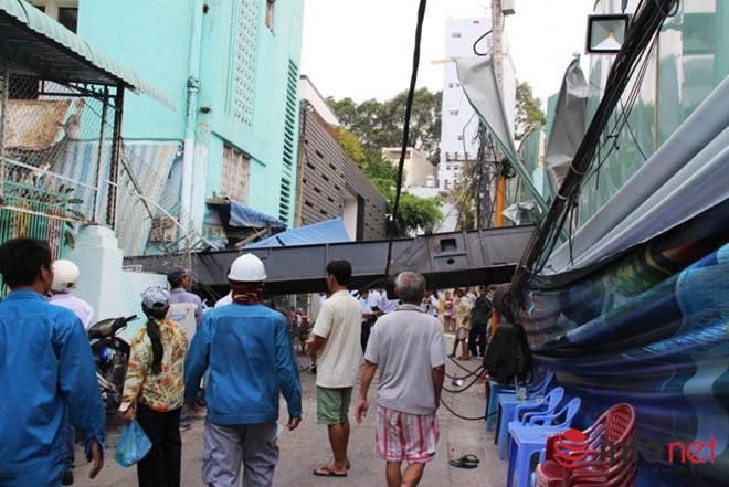 Cần cẩu công trình dự án 376 Điện Biên Phủ, TP. HCM đổ sập xuống trường mầm non ảnh 6