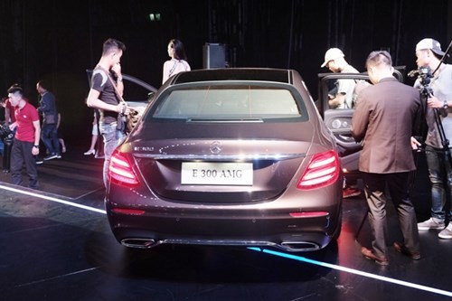 Khám phá Mercedes-Benz E-class thế hệ mới về Việt Nam ảnh 3 Khám phá Mercedes-Benz E-class thế hệ mới về Việt Nam ảnh 3