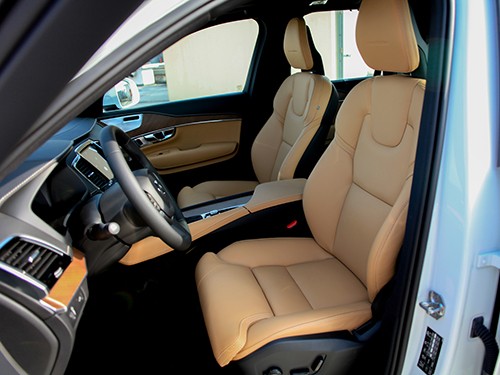 Volvo XC90 Inscription giá 4 tỷ - xe sang kiểu mới cho khách Việt ảnh 9 Volvo XC90 Inscription giá 4 tỷ - xe sang kiểu mới cho khách Việt ảnh 9
