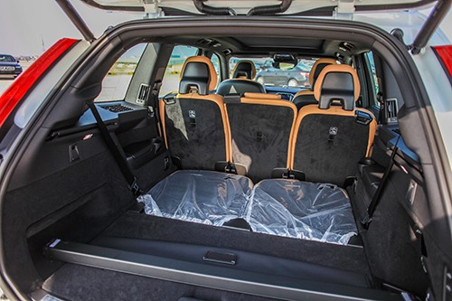 Volvo XC90 Inscription giá 4 tỷ - xe sang kiểu mới cho khách Việt ảnh 11 Volvo XC90 Inscription giá 4 tỷ - xe sang kiểu mới cho khách Việt ảnh 11