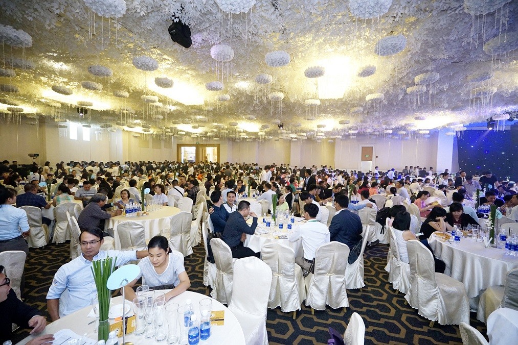 Tập đoàn Hà Đô chúc mừng khách hàng trúng thưởng xe Mercedes đầu tiên ảnh 2