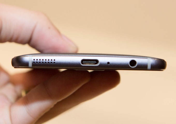 Zenfone AR - smartphone đầu tiên thế giới hỗ trợ thực tế ảo ảnh 7 Zenfone AR - smartphone đầu tiên thế giới hỗ trợ thực tế ảo ảnh 7