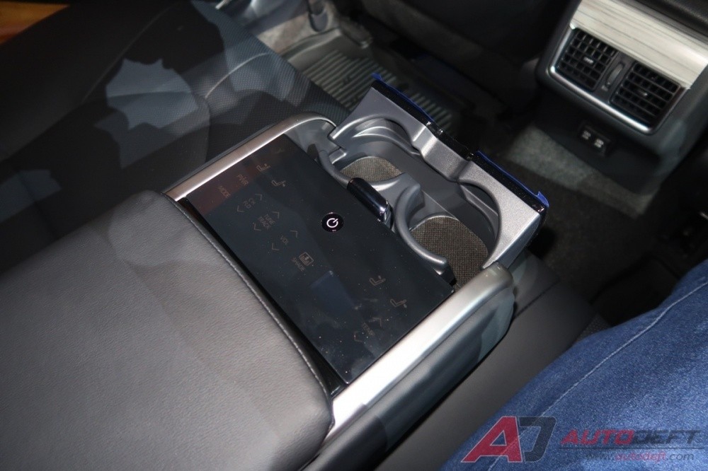 Toyota Camry phiên bản Đông Nam Á ra mắt, giá từ 43.500 USD ảnh 5 Toyota Camry phiên bản Đông Nam Á ra mắt, giá từ 43.500 USD ảnh 5