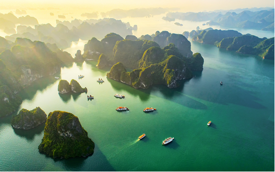 Phong cảnh thiên nhiên Vân Đồn và vịnh Bái Tử Long. Phong cảnh thiên nhiên Vân Đồn và vịnh Bái Tử Long.