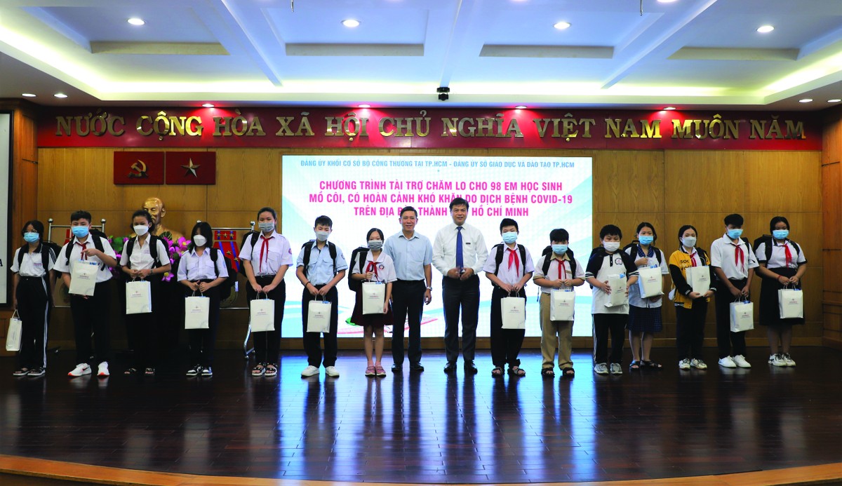 EVNGENCO3 chung tay chăm lo 47 em học sinh mồ côi, có hoàn cảnh khó khăn do dịch bệnh Covid-19 trong các năm qua.