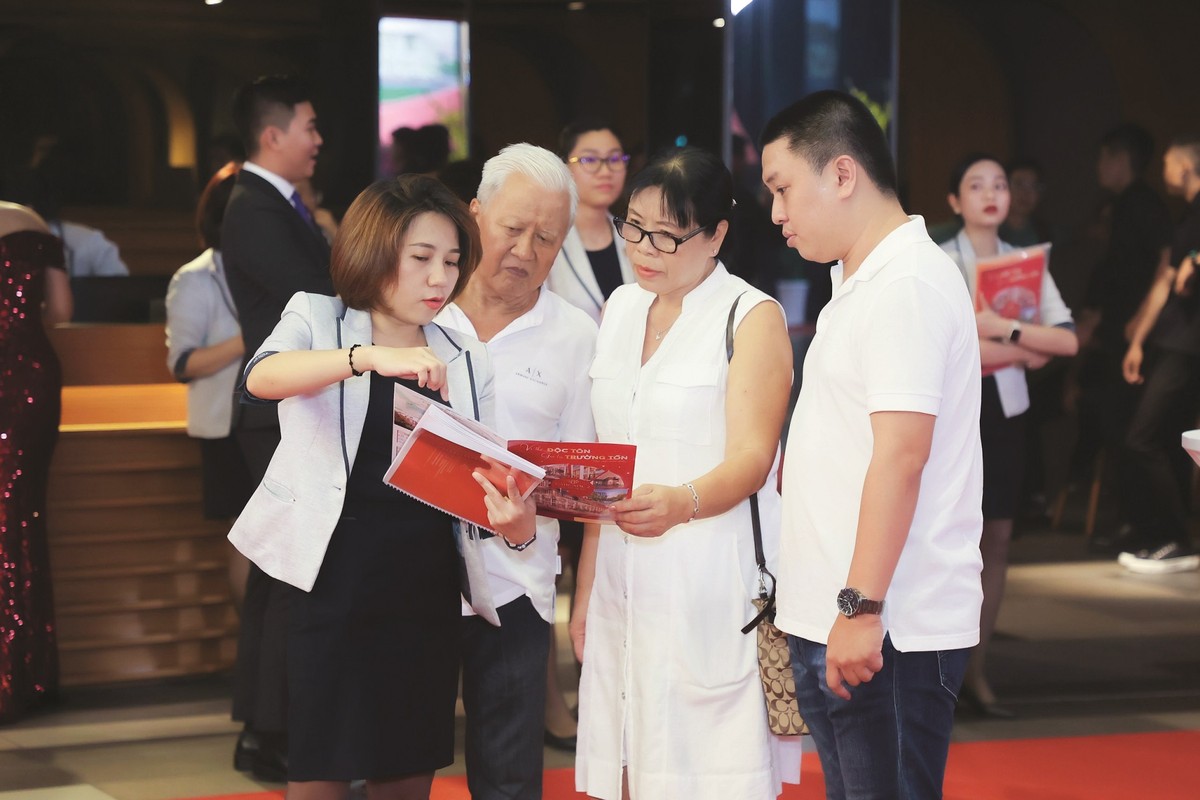 Khi mua nhà, không phải ai cũng có đủ nguồn lực tài chính để trả một cục. Khi mua nhà, không phải ai cũng có đủ nguồn lực tài chính để trả một cục.