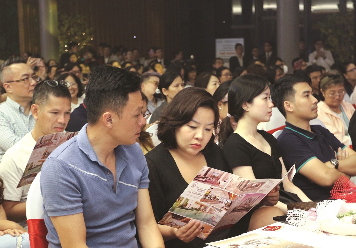 Nhu cầu đầu tư bất động sản là rất lớn. Ảnh. Lê Toàn. Nhu cầu đầu tư bất động sản là rất lớn. Ảnh. Lê Toàn.