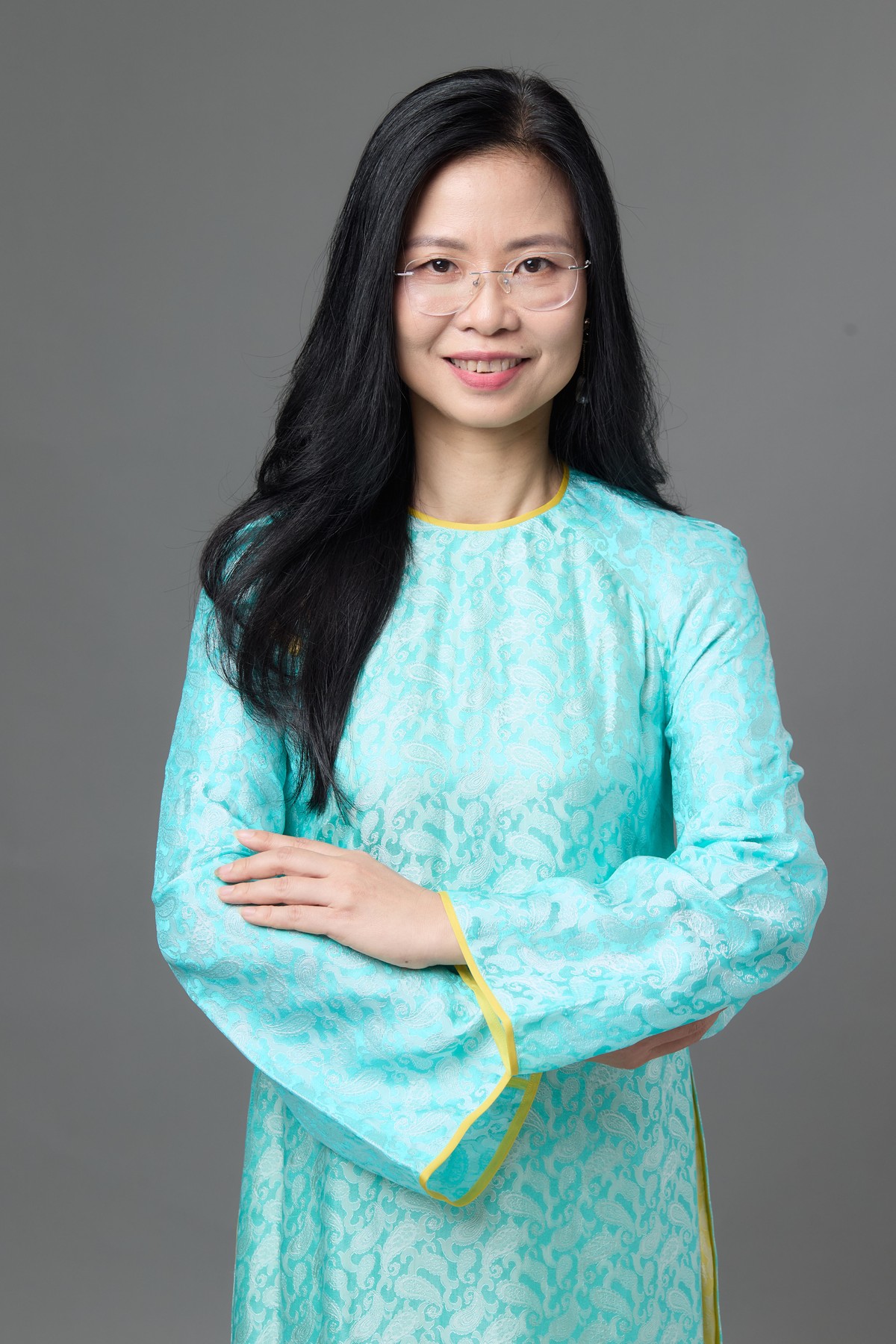 &quot;Tôi vinh dự là Tổng giám đốc người Việt đầu tiên, với kinh nghiệm lâu năm làm việc tại ngân hàng toàn cầu và am hiểu sâu sắc thị trường Việt Nam&quot; - Bà Nguyễn Thúy Hạnh, Tổng giám đốc kiêm Giám đốc Khối Khách hàng doanh nghiệp và đầu tư, Ngân hàng Standard Chartered Việt Nam.