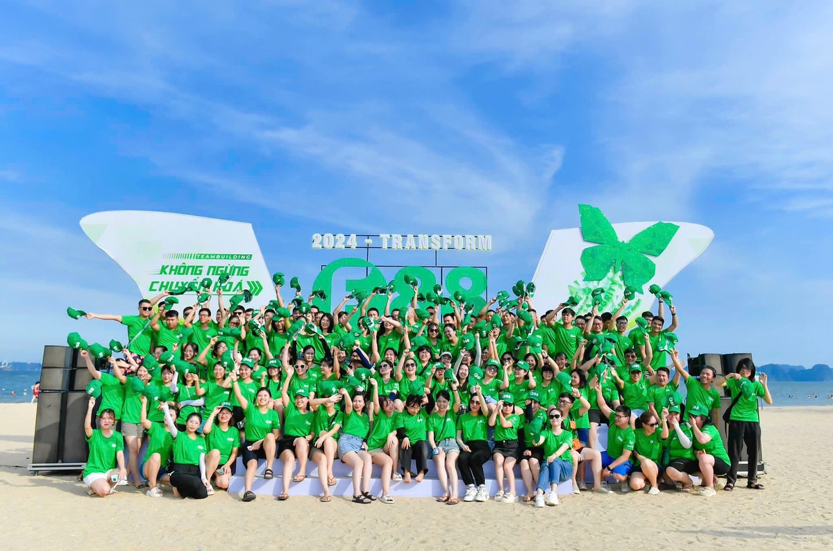 Hoạt động teambuilding gắn kết và chia sẻ giá trị văn hoá của công ty.