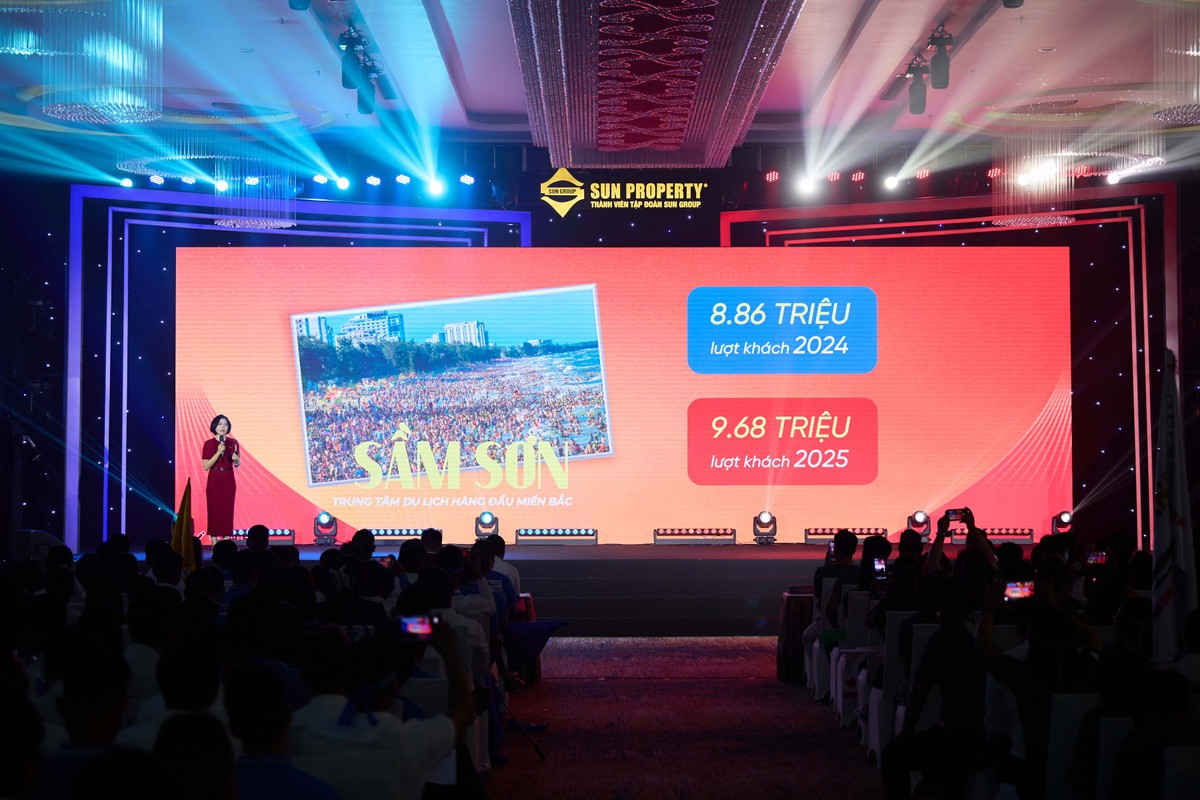 Bà Trịnh Kim Ngần, Giám đốc kinh doanh Sun Property chia sẻ tại sự kiện. Bà Trịnh Kim Ngần, Giám đốc kinh doanh Sun Property chia sẻ tại sự kiện.