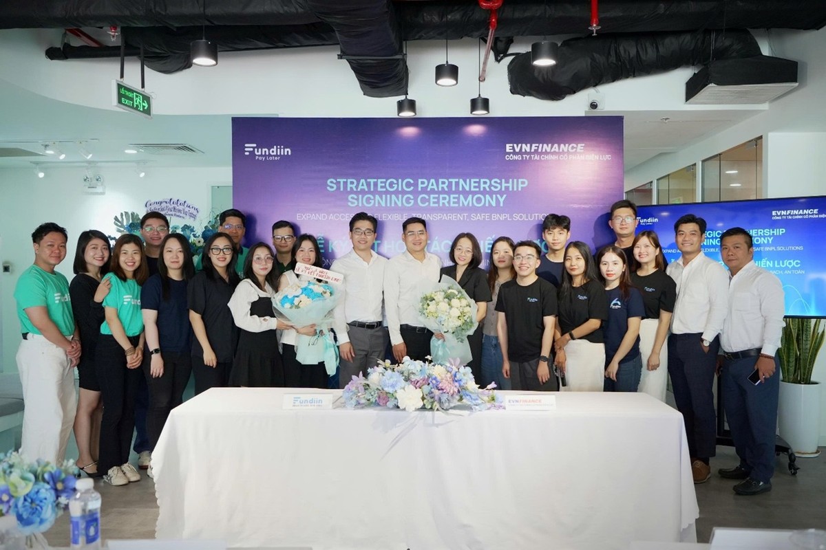 Việc hợp tác giữa EVNFinance và Fundiin kỳ vọng sẽ mở ra cơ hội tiếp cận giải pháp tài chính tiêu dùng an toàn cho khách hàng. Việc hợp tác giữa EVNFinance và Fundiin kỳ vọng sẽ mở ra cơ hội tiếp cận giải pháp tài chính tiêu dùng an toàn cho khách hàng.