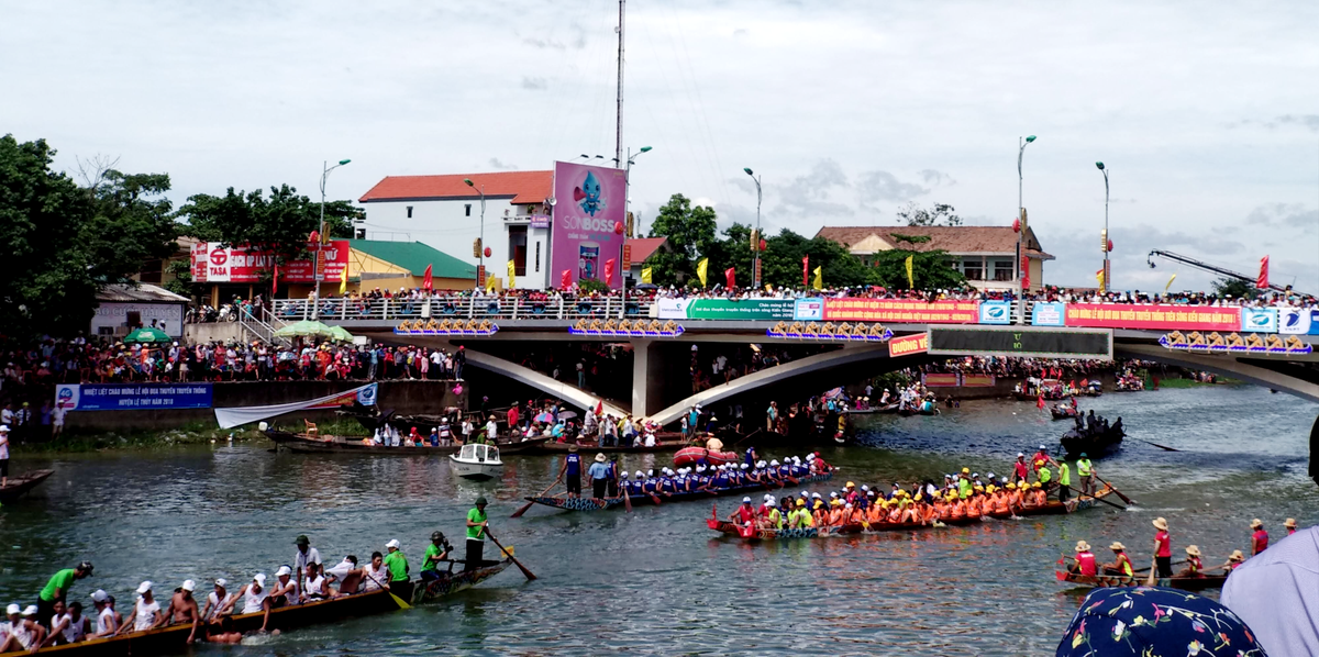 Sông Kiến Giang tấp nập nhộn nhịp mỗi dịp Tết Độc Lập (Quốc khánh 2/9) Sông Kiến Giang tấp nập nhộn nhịp mỗi dịp Tết Độc Lập (Quốc khánh 2/9)
