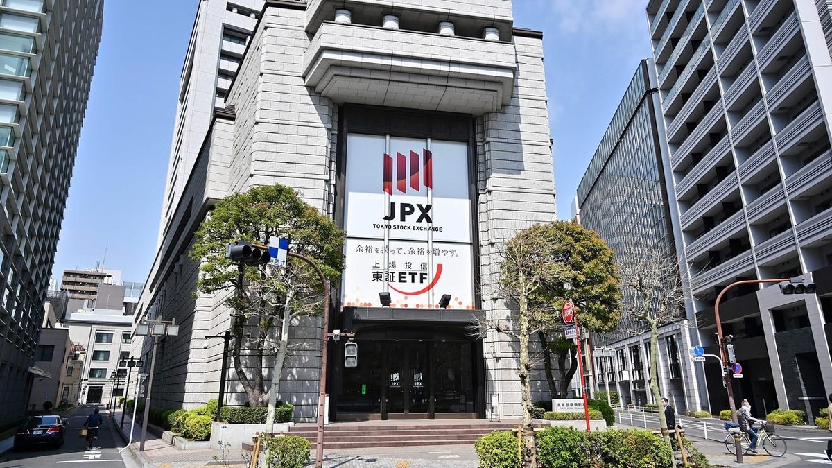 Tổng giám đốc TSE đã mất việc sau sự cố ngừng giao dịch 1 ngày Tổng giám đốc TSE đã mất việc sau sự cố ngừng giao dịch 1 ngày