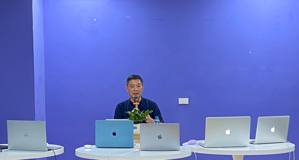 CEO Fiin Credit Trần Việt Vĩnh chia sẻ tại cuộc gặp gỡ nhà đầu tư VO247