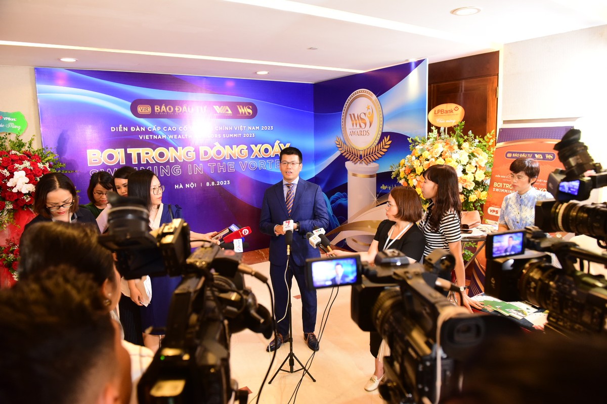 Các đơn vị truyền thông, báo chí quan tâm phỏng vấn các chuyên gia tại Diễn đàn Các đơn vị truyền thông, báo chí quan tâm phỏng vấn các chuyên gia tại Diễn đàn