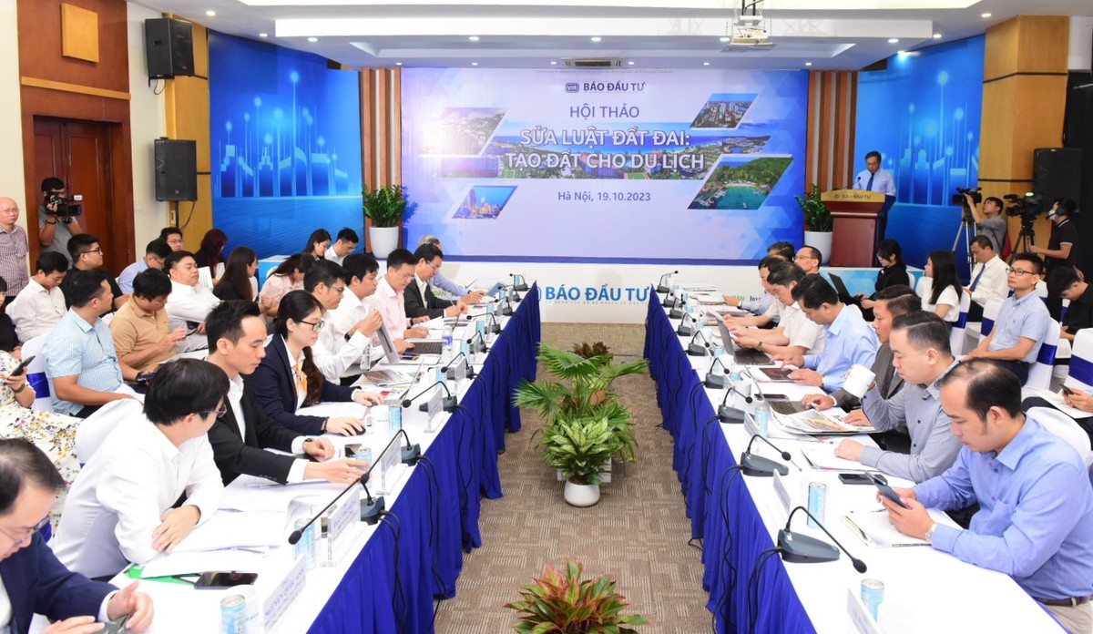 Hội thảo “Sửa Luật Đất đai: Tạo đất cho du lịch” do Báo Đầu tư tổ chức ngày 19/10. Ảnh: Dũng Minh Hội thảo “Sửa Luật Đất đai: Tạo đất cho du lịch” do Báo Đầu tư tổ chức ngày 19/10. Ảnh: Dũng Minh