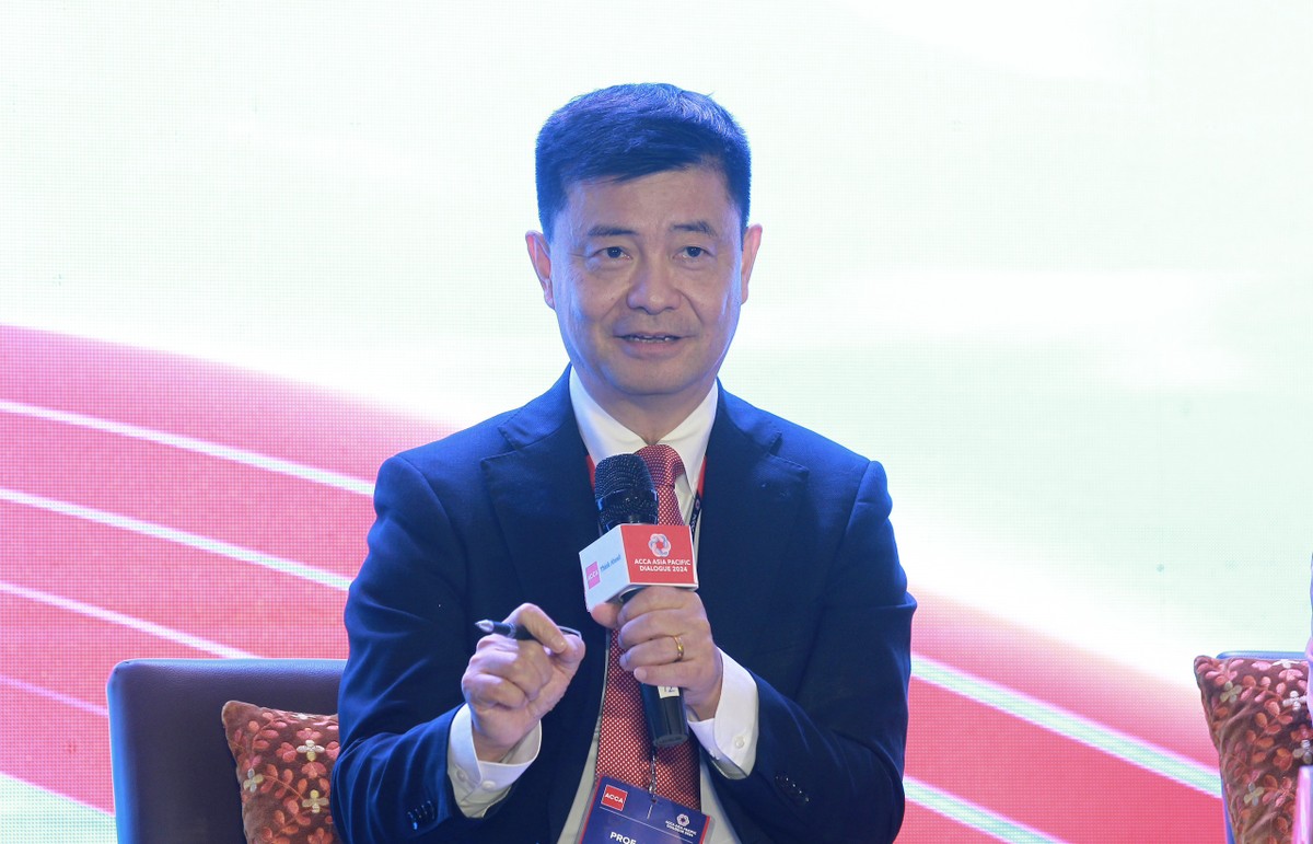 Ông Hu Jie, Giáo sư thực hành, Giám đốc Trung tâm Đổi mới FinTech (Nanjing), Giám đốc Trung tâm Đông Nam Á, Viện Tài chính Tiên tiến Thượng Hải Ông Hu Jie, Giáo sư thực hành, Giám đốc Trung tâm Đổi mới FinTech (Nanjing), Giám đốc Trung tâm Đông Nam Á, Viện Tài chính Tiên tiến Thượng Hải