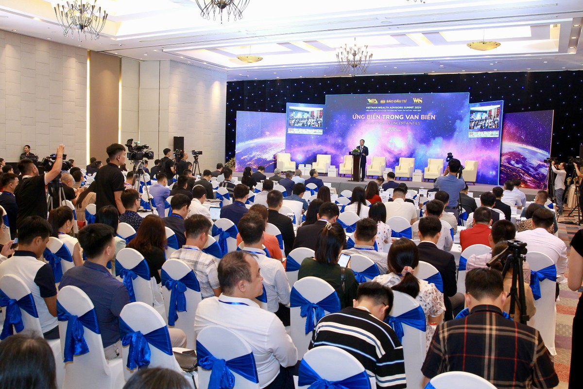 Toàn cảnh Diễn đàn Cấp cao Cố vấn tài chính 2024 Toàn cảnh Diễn đàn Cấp cao Cố vấn tài chính 2024