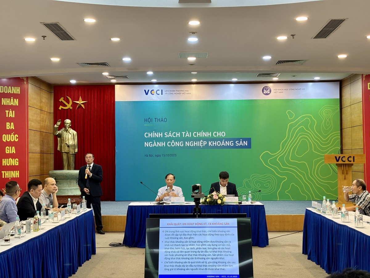 Ông Nguyễn Văn Phụng, chuyên gia cấp cao về thuế và quản trị doanh nghiệp phát biểu tại Hội thảo