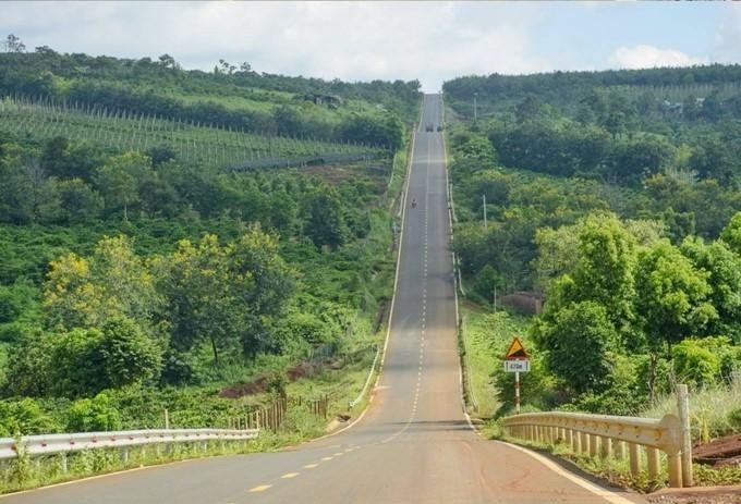 Những con đường “huyết mạch” kết nối Gia Lai với các trung tâm kinh tế trong khu vực Những con đường “huyết mạch” kết nối Gia Lai với các trung tâm kinh tế trong khu vực