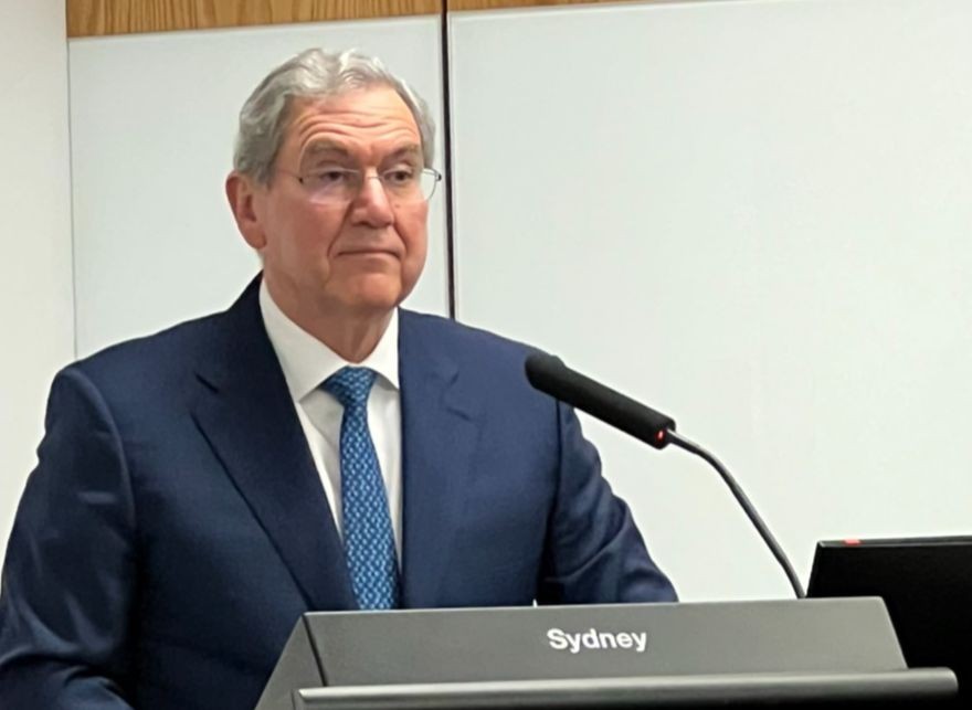 Chủ tịch ASIC Joseph Longo phát biểu tại buổi lễ