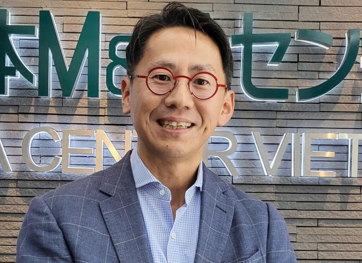 Ông Hiromitsu Watanabe Ông Hiromitsu Watanabe