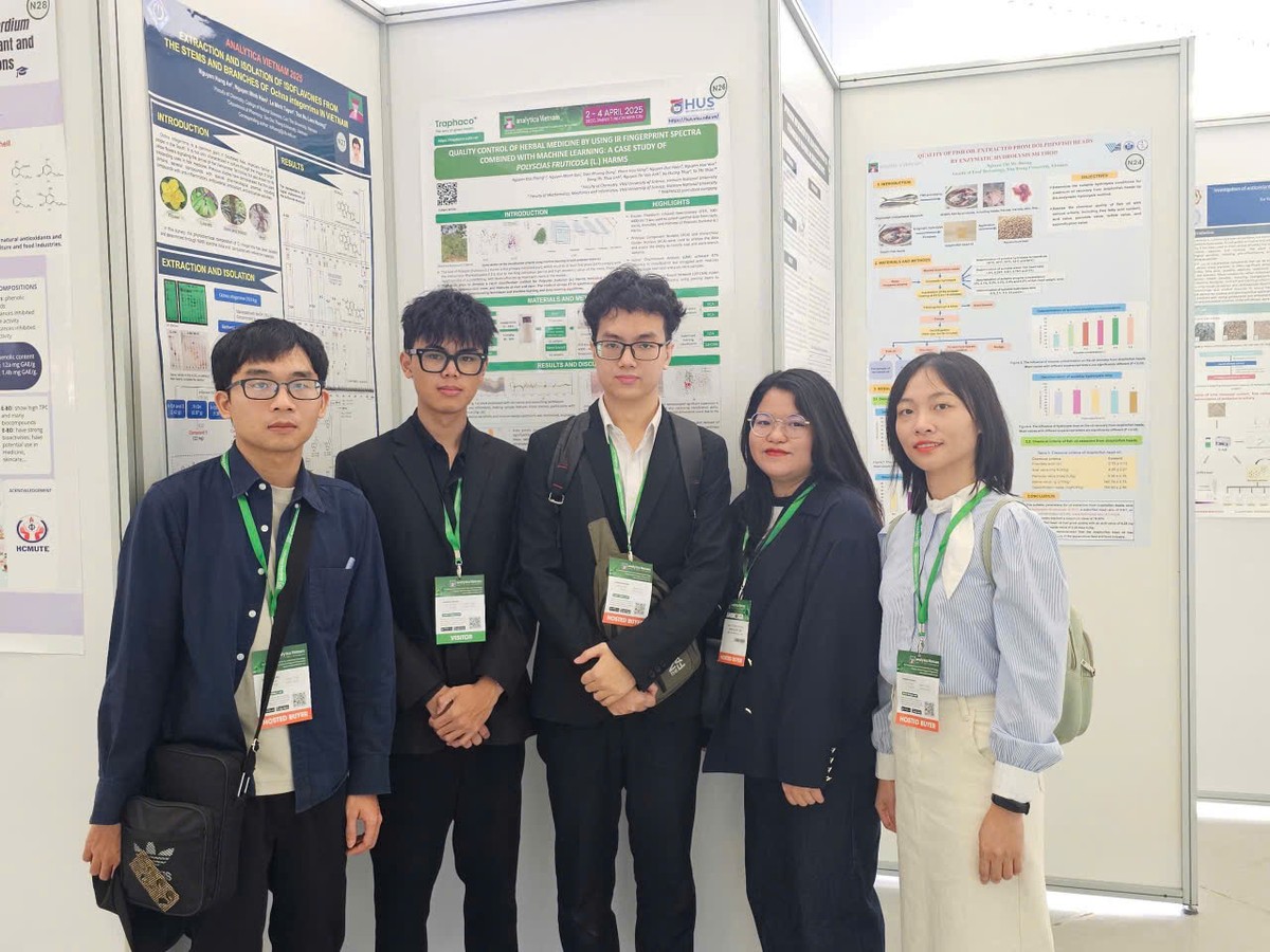 Đoàn cán bộ Traphaco và nghiên cứu được báo cáo tại Hội nghị Khoa học Quốc tế Analytica Vietnam 2025 Đoàn cán bộ Traphaco và nghiên cứu được báo cáo tại Hội nghị Khoa học Quốc tế Analytica Vietnam 2025