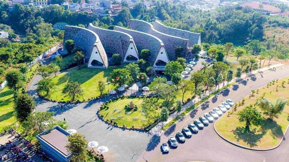 Vietravel cho biết thời gian này tập trung bán combo vé máy bay và phòng khách sạn, khai thác các địa điểm du lịch an toàn. Vietravel cho biết thời gian này tập trung bán combo vé máy bay và phòng khách sạn, khai thác các địa điểm du lịch an toàn.