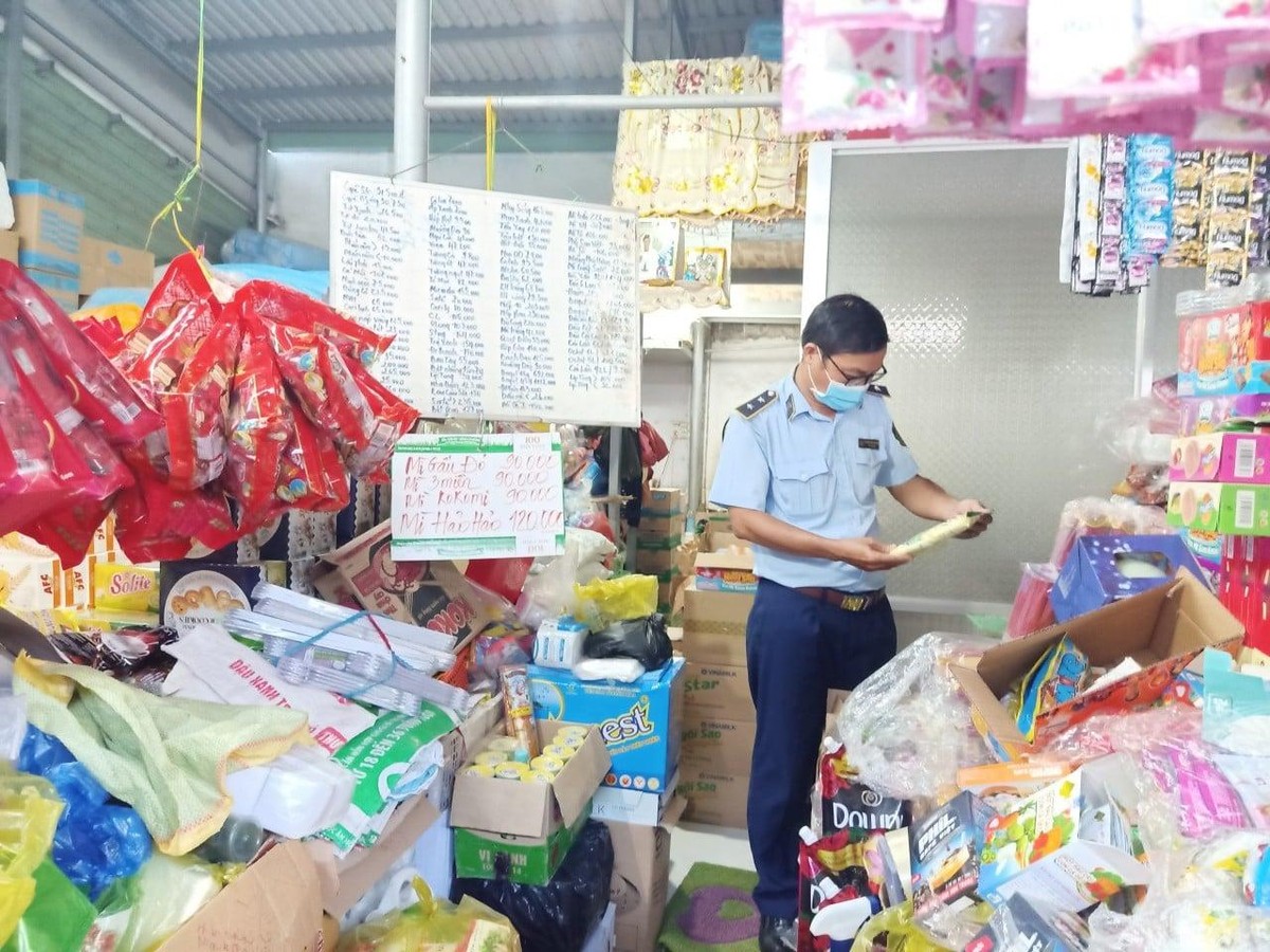 Cục Quản lý thị trường tỉnh Tiền Giang đã giám sát tại chợ truyền thống và cửa hàng tiện ích.