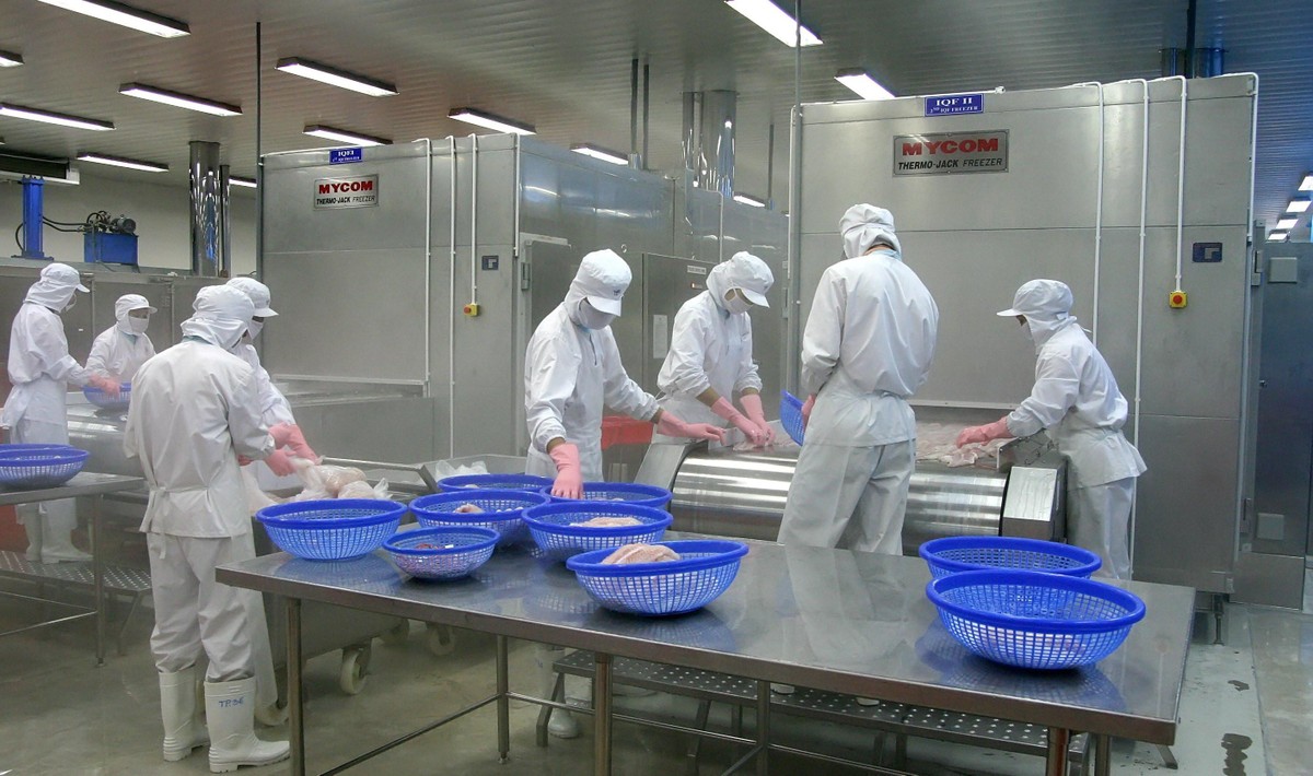 Ứng dụng công nghệ kỹ thuật cao trong các khâu sản xuất nâng tầm giá trị sản phẩm. Ứng dụng công nghệ kỹ thuật cao trong các khâu sản xuất nâng tầm giá trị sản phẩm.