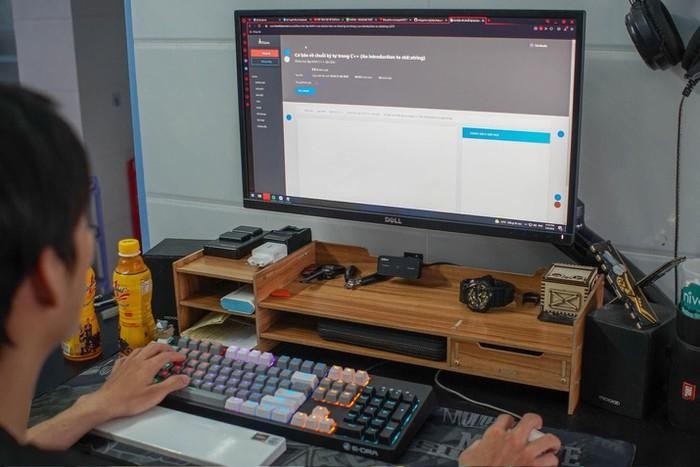 Nhiều nhân viên văn phòng uống nước tăng lực Number 1 để tỉnh táo hơn với công việc.