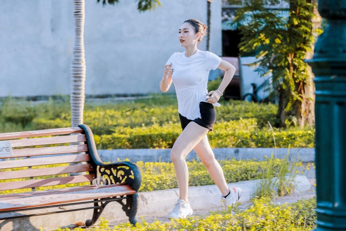 Người thường xuyên tập luyện thể thao thường đối diện với nguy cơ mất nước, mất khoáng. Người thường xuyên tập luyện thể thao thường đối diện với nguy cơ mất nước, mất khoáng.