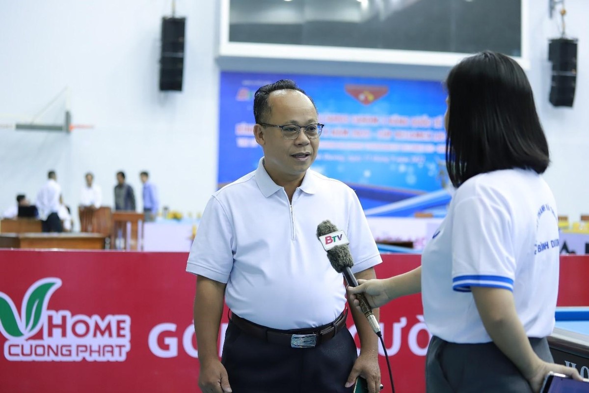 Đại diện Tập đoàn Tân Hiệp Phát và Nhãn hàng Nước tăng lực Number 1gửi lời chúc mừng đến nhà vô địch và ban tổ chức tại buổi bế mạc. Đại diện Tập đoàn Tân Hiệp Phát và Nhãn hàng Nước tăng lực Number 1gửi lời chúc mừng đến nhà vô địch và ban tổ chức tại buổi bế mạc.