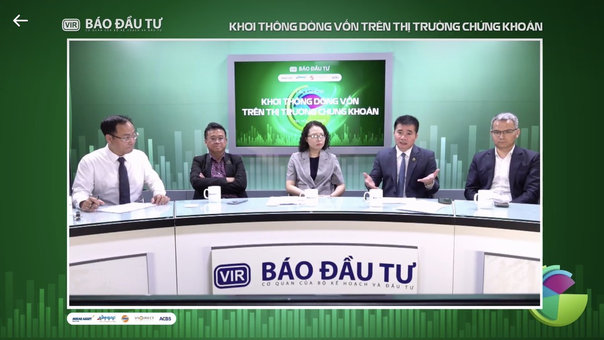 Các diễn giả chia sẻ tại Talkshow "Khơi thông dòng vốn trên thị trường chứng khoán" do Báo Đầu tư Chứng khoán tổ chức ngày 15/6/2023. Các diễn giả chia sẻ tại Talkshow "Khơi thông dòng vốn trên thị trường chứng khoán" do Báo Đầu tư Chứng khoán tổ chức ngày 15/6/2023.