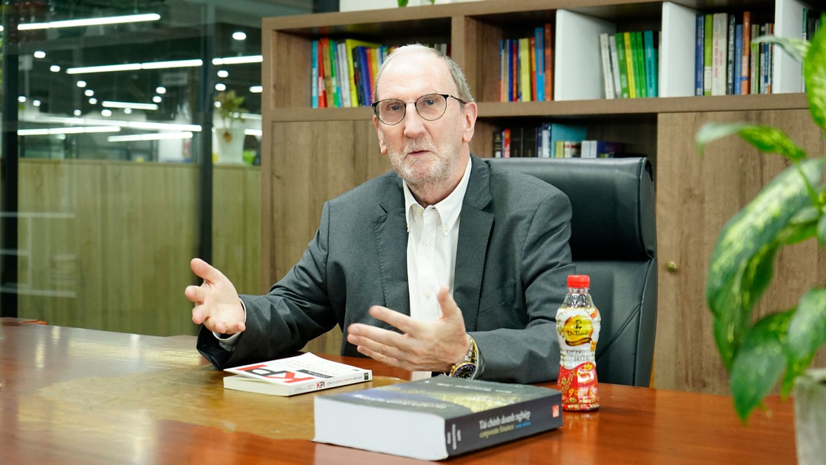 Ông David Riddle, Đại diện Công ty Tân Hiệp Phát cho rằng, kinh tế tuần hoàn là chìa khóa cho phát triển bền vững. Ông David Riddle, Đại diện Công ty Tân Hiệp Phát cho rằng, kinh tế tuần hoàn là chìa khóa cho phát triển bền vững.