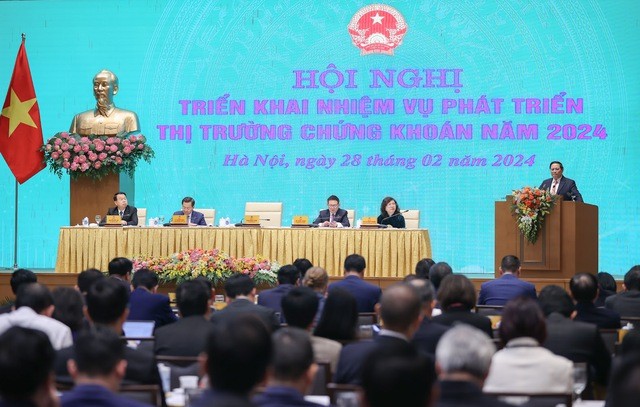 Đông đảo đại biểu tham dự Hội nghị triển khai nhiệm vụ phát triển thị trường chứng khoán 2024. Ảnh VGP.