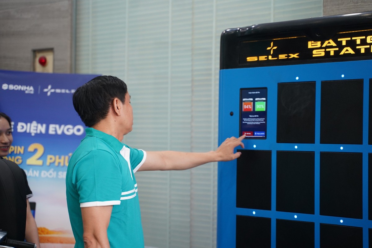 Người tiêu dùng chỉ mất 2 phút cho một lần đổi pin với chi phí rẻ hơn đi xe xăng. Người tiêu dùng chỉ mất 2 phút cho một lần đổi pin với chi phí rẻ hơn đi xe xăng.