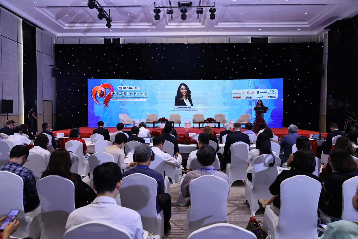 CEO Viatris cho biết, nhiều dược sỹ, nhà thuốc được hỗ trợ nhận thức, kết hợp với những sản phẩm, giải pháp y tế, chất lượng. Ảnh Dũng Minh. CEO Viatris cho biết, nhiều dược sỹ, nhà thuốc được hỗ trợ nhận thức, kết hợp với những sản phẩm, giải pháp y tế, chất lượng. Ảnh Dũng Minh.