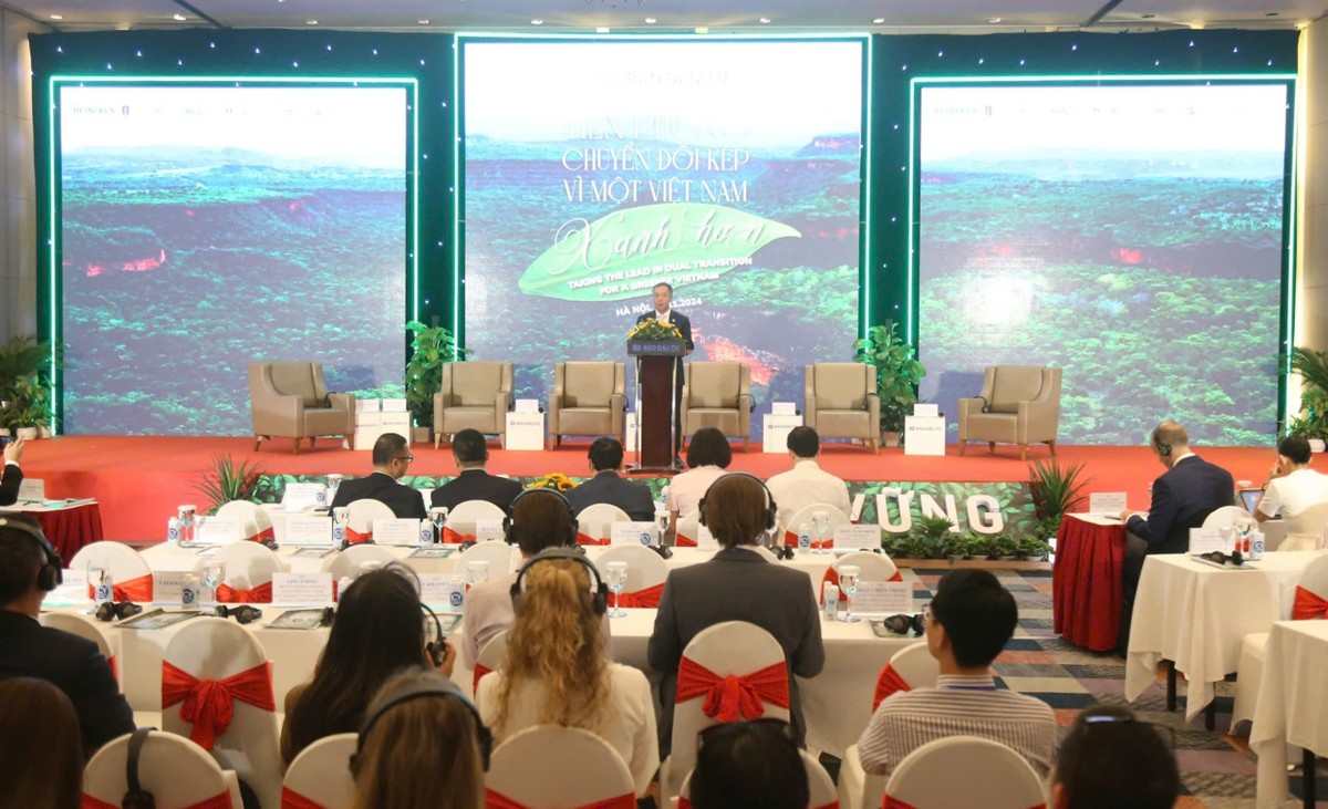 Tổng biên tập Báo Đầu tư Lê Trọng Minh tin tưởng rằng, nếu mỗi doanh nghiệp Việt Nam đang tham dự hội thảo đều là những đơn vị tiên phong chuyển đổi số và chuyển đổi xanh trong lĩnh vực của mình Việt Nam sẽ sớm hiện thực hóa mục tiêu đạt Net Zero vào năm 2050. Tổng biên tập Báo Đầu tư Lê Trọng Minh tin tưởng rằng, nếu mỗi doanh nghiệp Việt Nam đang tham dự hội thảo đều là những đơn vị tiên phong chuyển đổi số và chuyển đổi xanh trong lĩnh vực của mình Việt Nam sẽ sớm hiện thực hóa mục tiêu đạt Net Zero vào năm 2050.