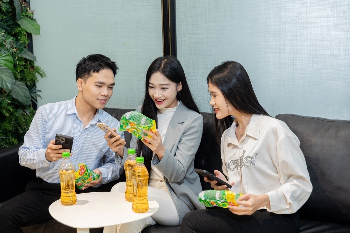 Người chơi háo hức săn các giải thưởng khủng từ Trà Xanh Không Độ để tưng bừng đón Tết và hy vọng năm mới gặp nhiều may mắn hơn. Người chơi háo hức săn các giải thưởng khủng từ Trà Xanh Không Độ để tưng bừng đón Tết và hy vọng năm mới gặp nhiều may mắn hơn.