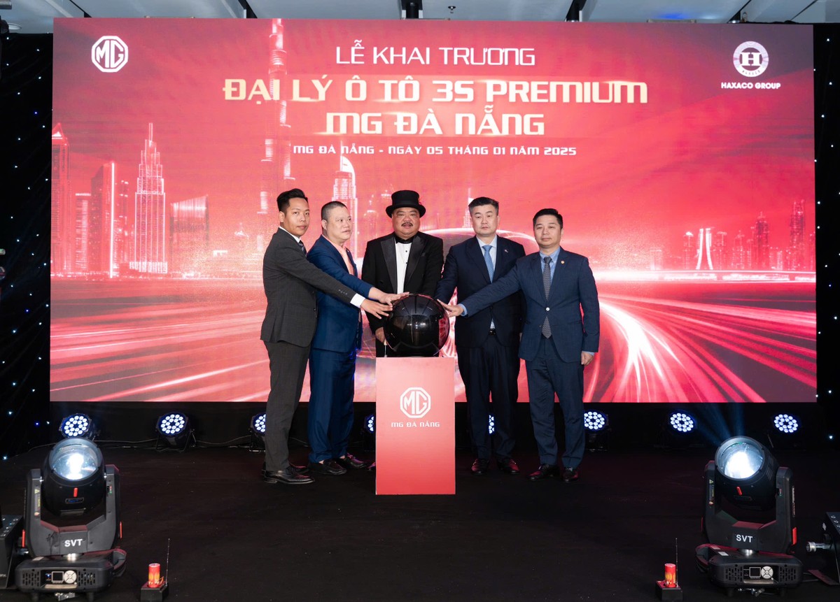 MG Đà Nẵng khai trương với quy mô rộng 3.000 m2, trong đó có khu trưng bày rộng 1.000 m2 và trung tâm bảo dưỡng bảo hành, trung tâm dịch vụ xe cũ.
