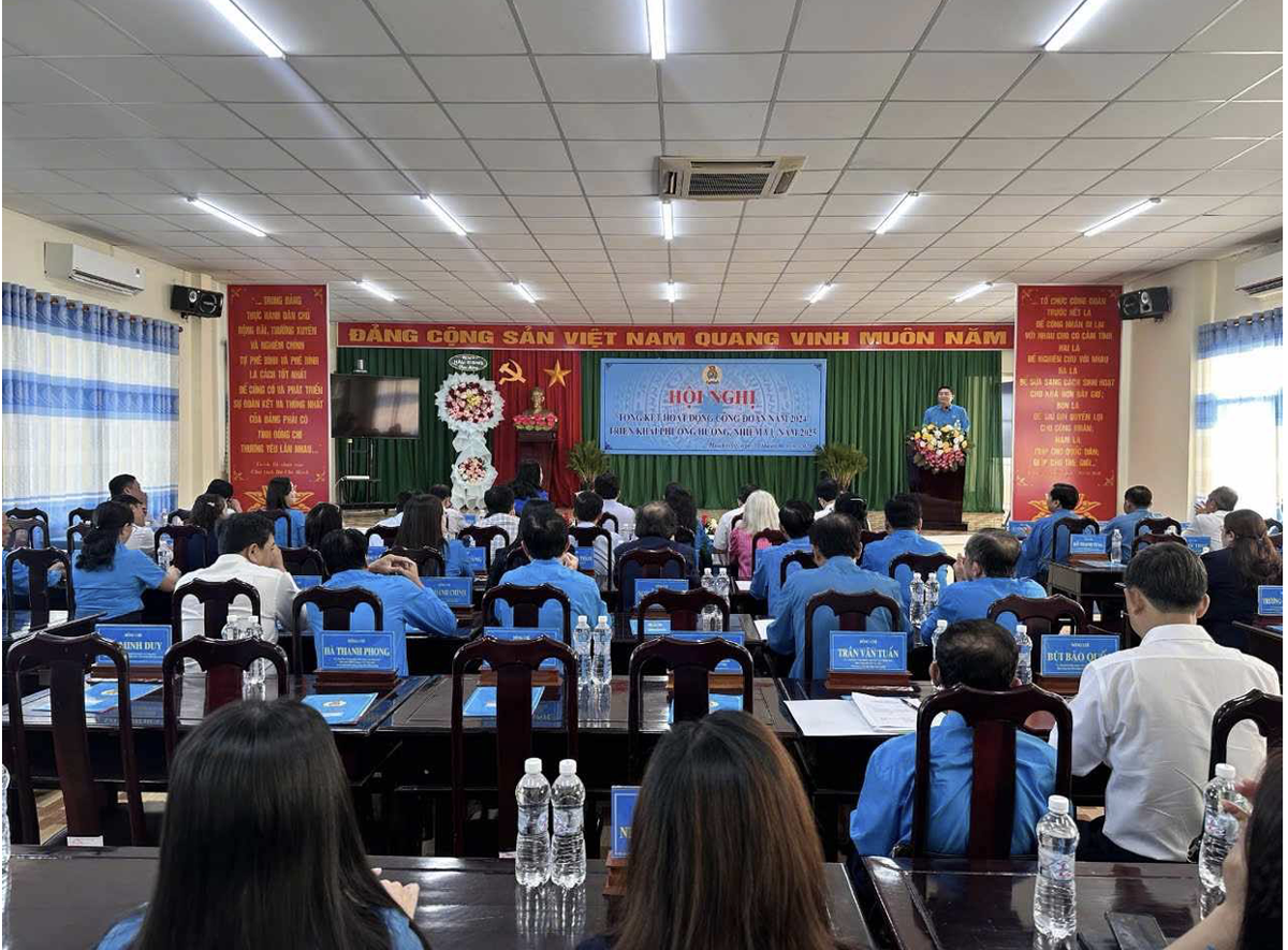 Hội nghị tổng kết hoạt động công đoàn năm 2024 và triển khai phương hướng, nhiệm vụ năm 2025 do Liên đoàn Lao động tỉnh Hậu Giang tổ chức ngày 06/01 vừa qua. Hội nghị tổng kết hoạt động công đoàn năm 2024 và triển khai phương hướng, nhiệm vụ năm 2025 do Liên đoàn Lao động tỉnh Hậu Giang tổ chức ngày 06/01 vừa qua.