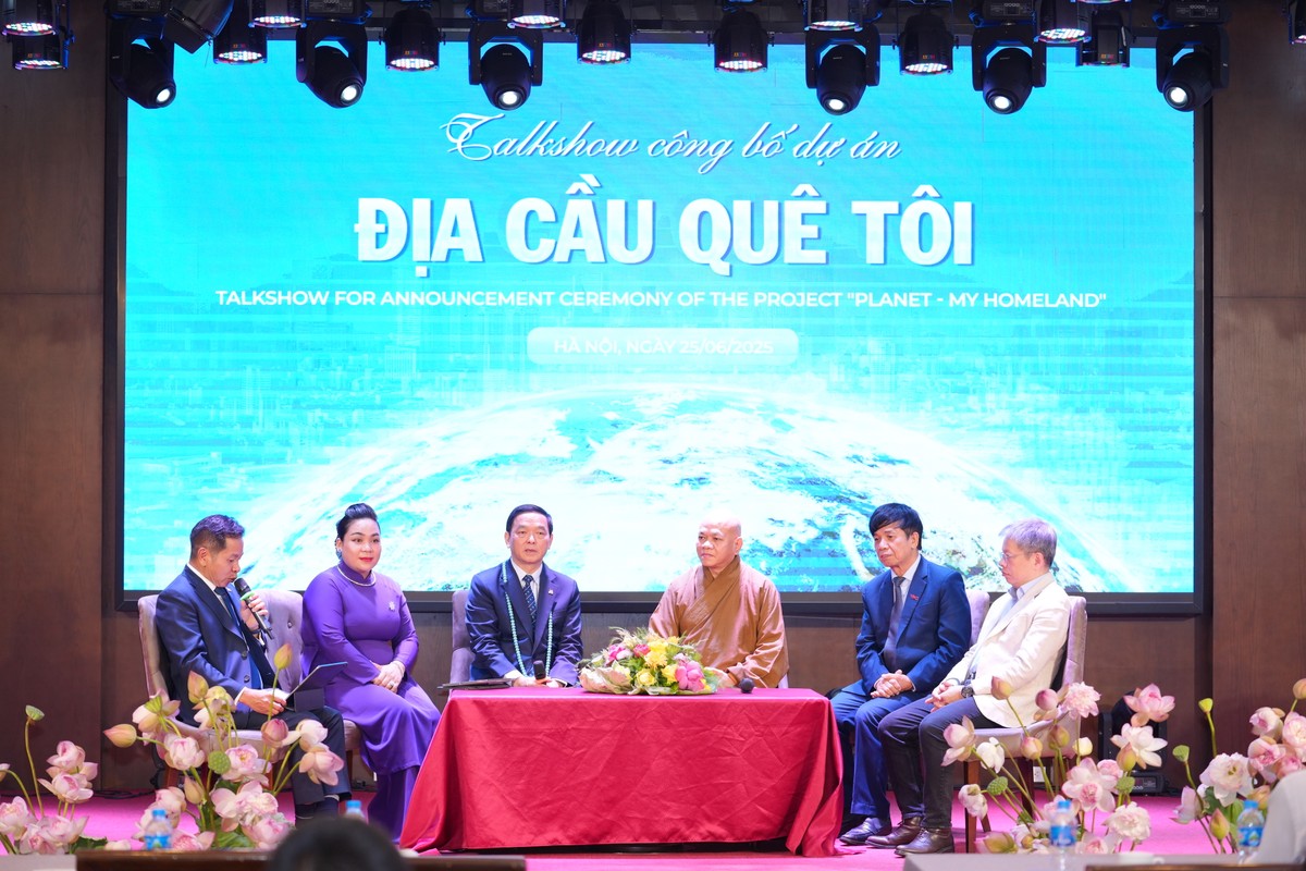 Các đại biểu thảo luận cùng nhau viết tiếp câu chuyện hoà bình với dự án "Địa cầu Quê tôi". Các đại biểu thảo luận cùng nhau viết tiếp câu chuyện hoà bình với dự án "Địa cầu Quê tôi".