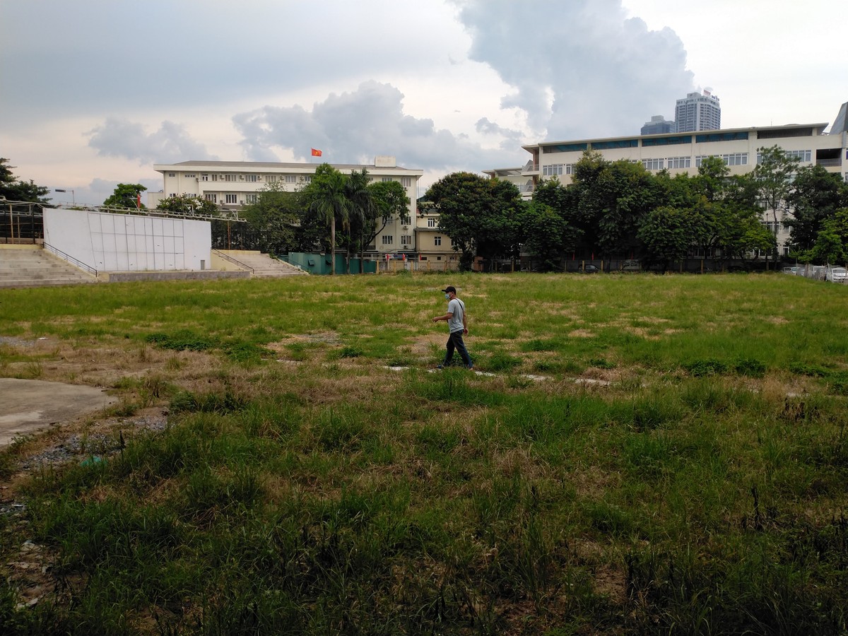 Khó định giá bằng phương pháp khác ngoại trừ phương pháp thặng dư với những lô đất dạng sân vận động bỏ hoang Khó định giá bằng phương pháp khác ngoại trừ phương pháp thặng dư với những lô đất dạng sân vận động bỏ hoang