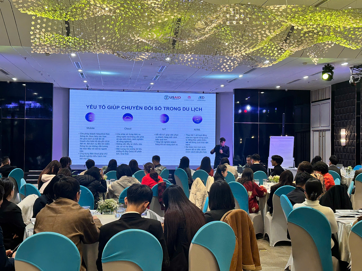 Ông Trần Minh Đạt - Trưởng BU Smart Travel đại diện Tổng công ty MobiFone Ông Trần Minh Đạt - Trưởng BU Smart Travel đại diện Tổng công ty MobiFone