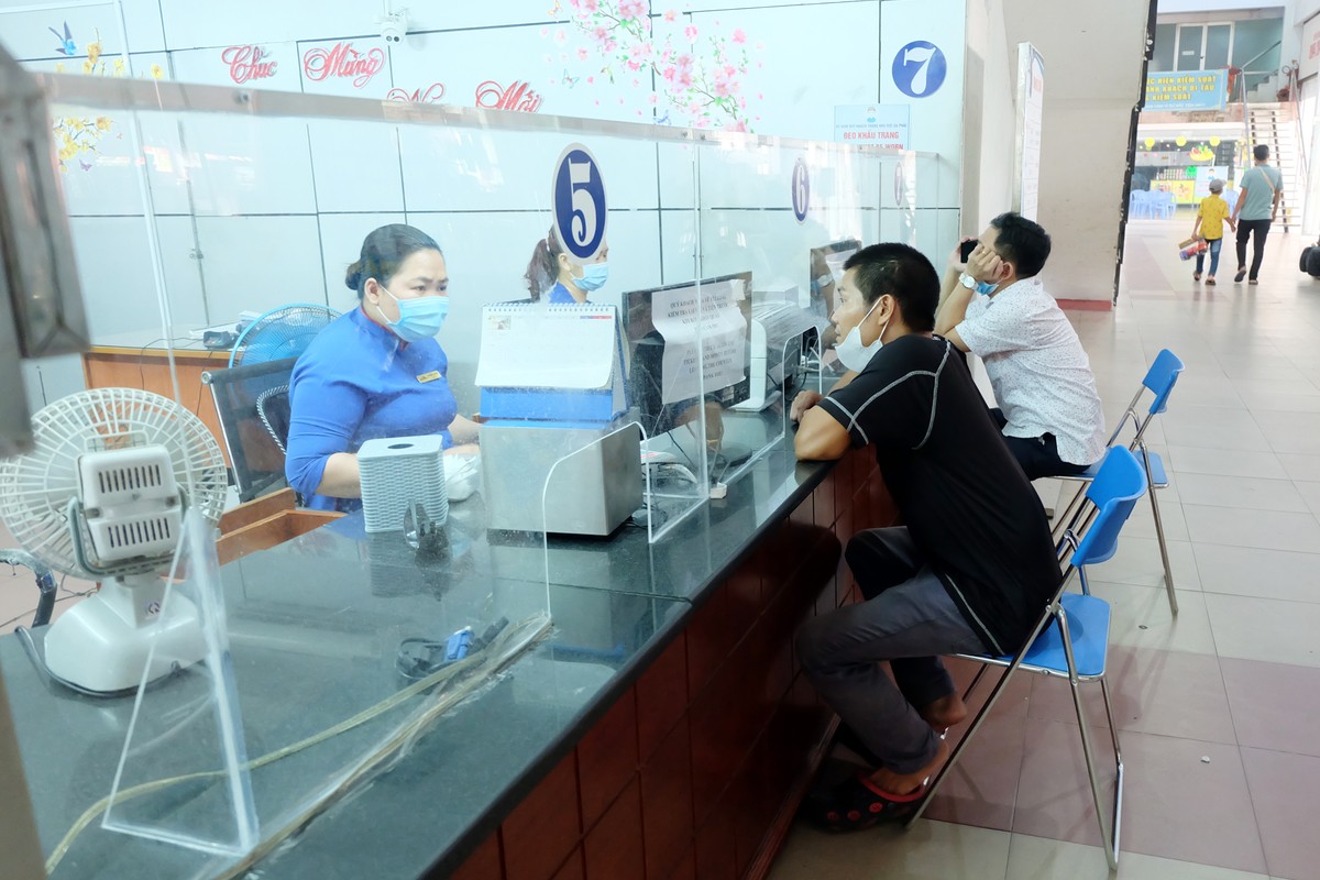 Ga Sài Gòn đìu hiu trước ngày nghỉ lễ ảnh 5