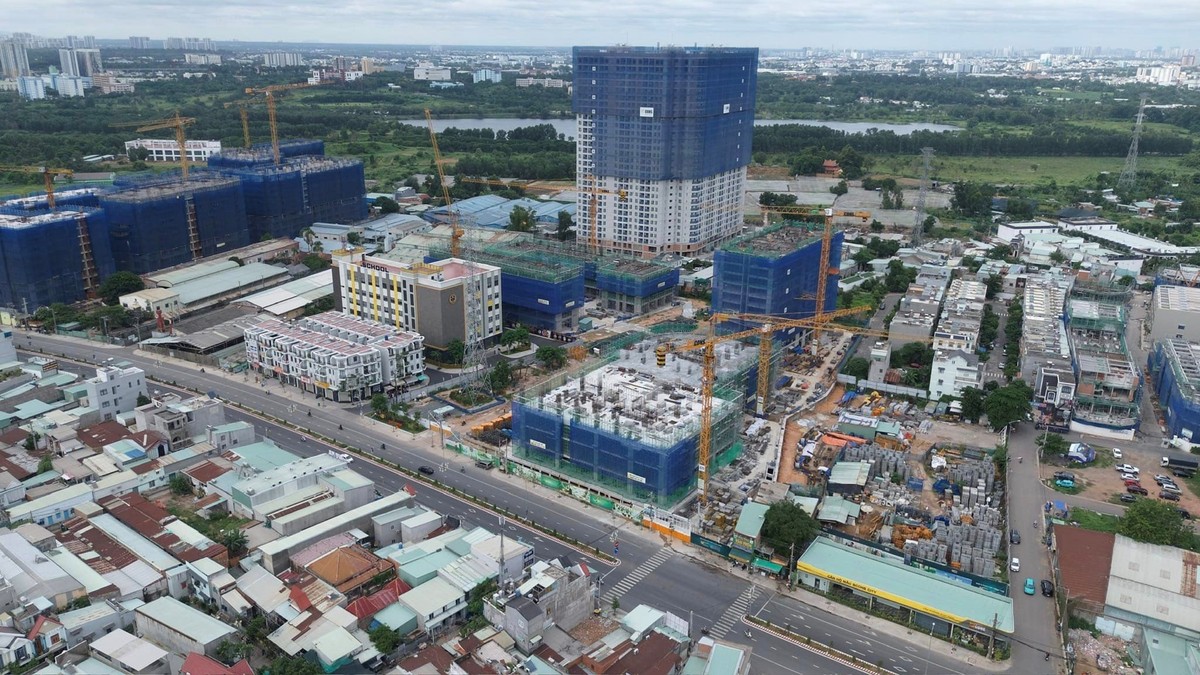 Khu vực Làng Đại học Quốc gia TP.HCM hiện đã rất sầm uất (Ảnh: Phan Thành Binh)