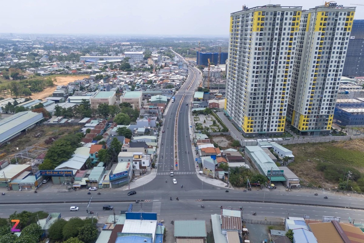 Đại lộ Thống Nhất (đường Trục chính Đông Tây) đã hoàn thiện lộ giới 32 m.