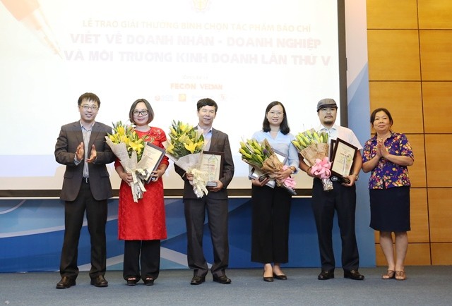 Báo Đầu tư đạt 6 giải “Bình chọn viết về doanh nghiệp – doanh nhân“ ảnh 5