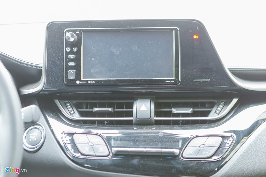 Toyota C-HR đầu tiên về Việt Nam ảnh 8